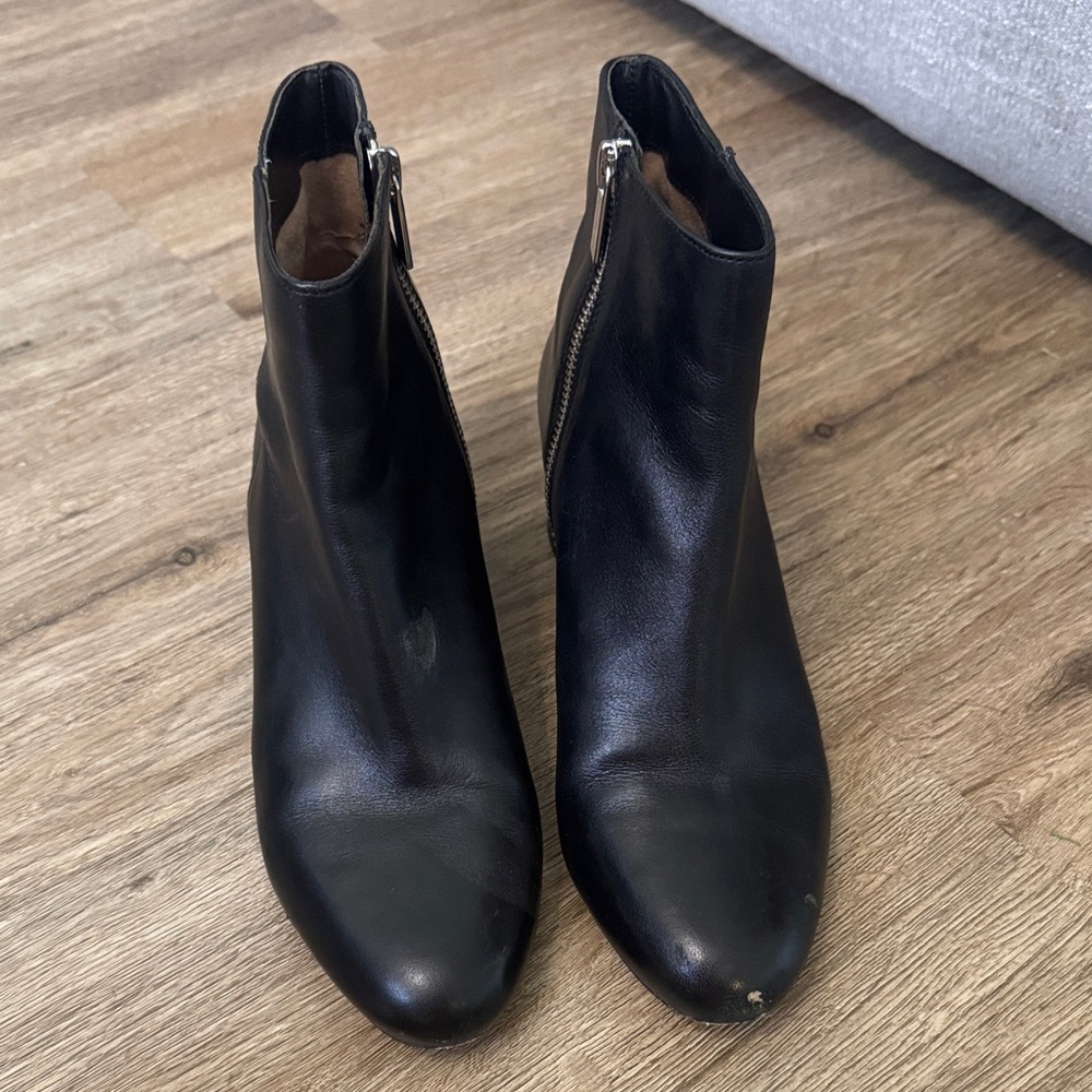 Michael Kors Black Sabrina Mid Ankle Booties - Picture 3 of 13